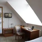 Отель Breer S Hotel 3*