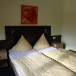 Отель Breer S Hotel 3*